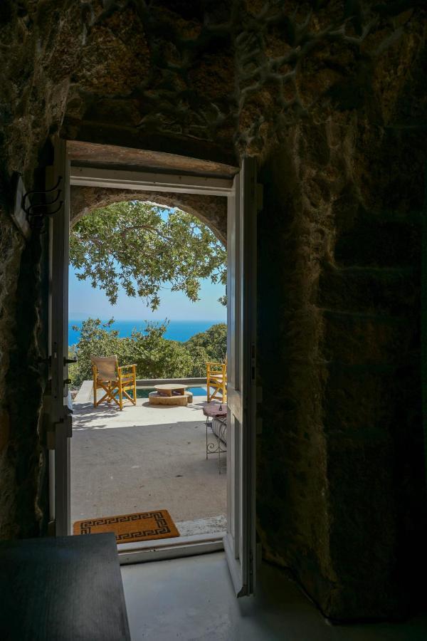 My Old Stone House In A 2 000 Sqm Private Garden With Fab Glamping Tent Mandrákion Exterior foto